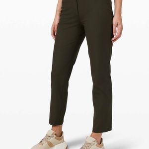 NWT City Sleek 5 Pocket Pant 7/8